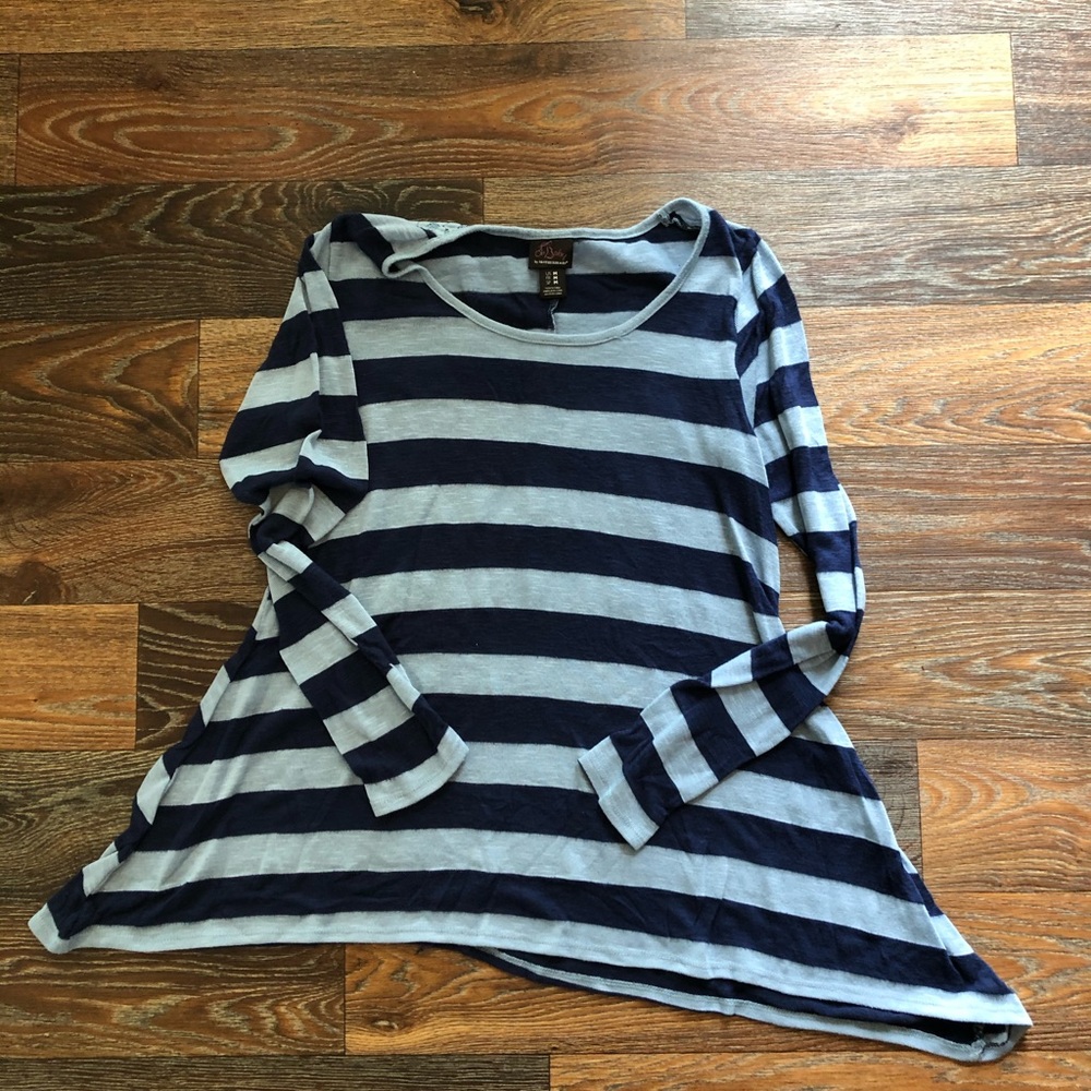 Maternity shirt